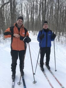 Normand, membre à l'ASAMM, et son guide du jour, Jean-Marc lors d'une sortie en ski de fond